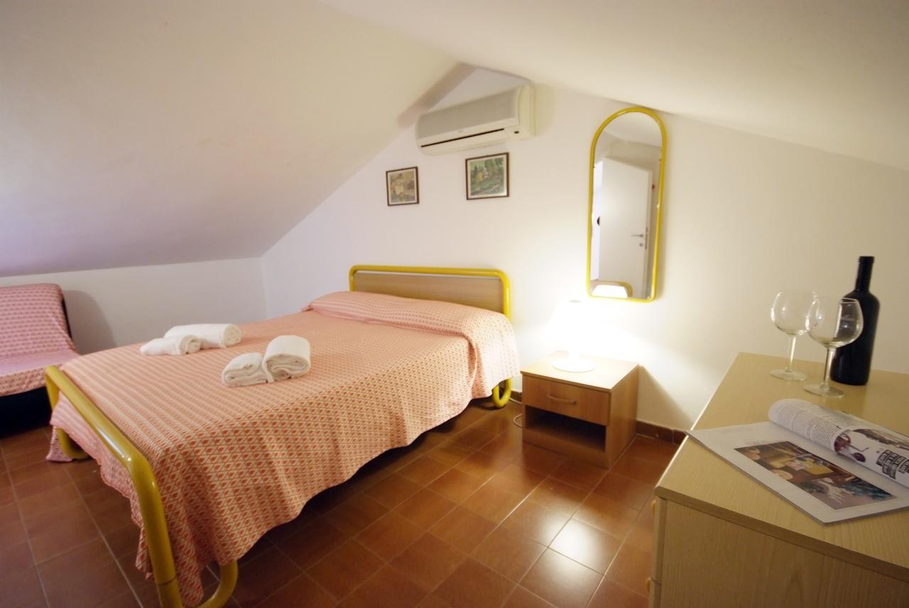 Residence Sud Est Porto Azzurro Extérieur photo