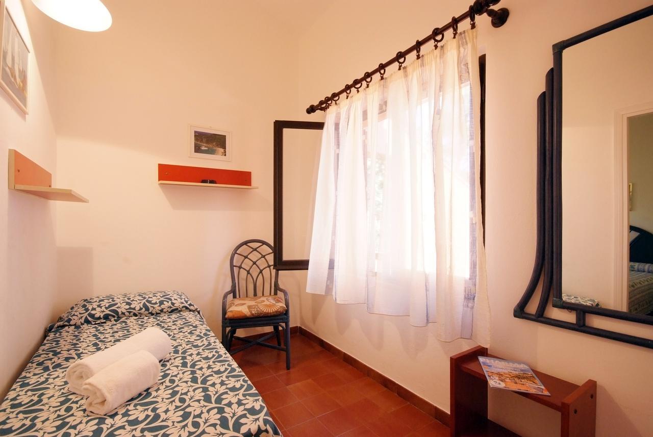 Residence Sud Est Porto Azzurro Extérieur photo