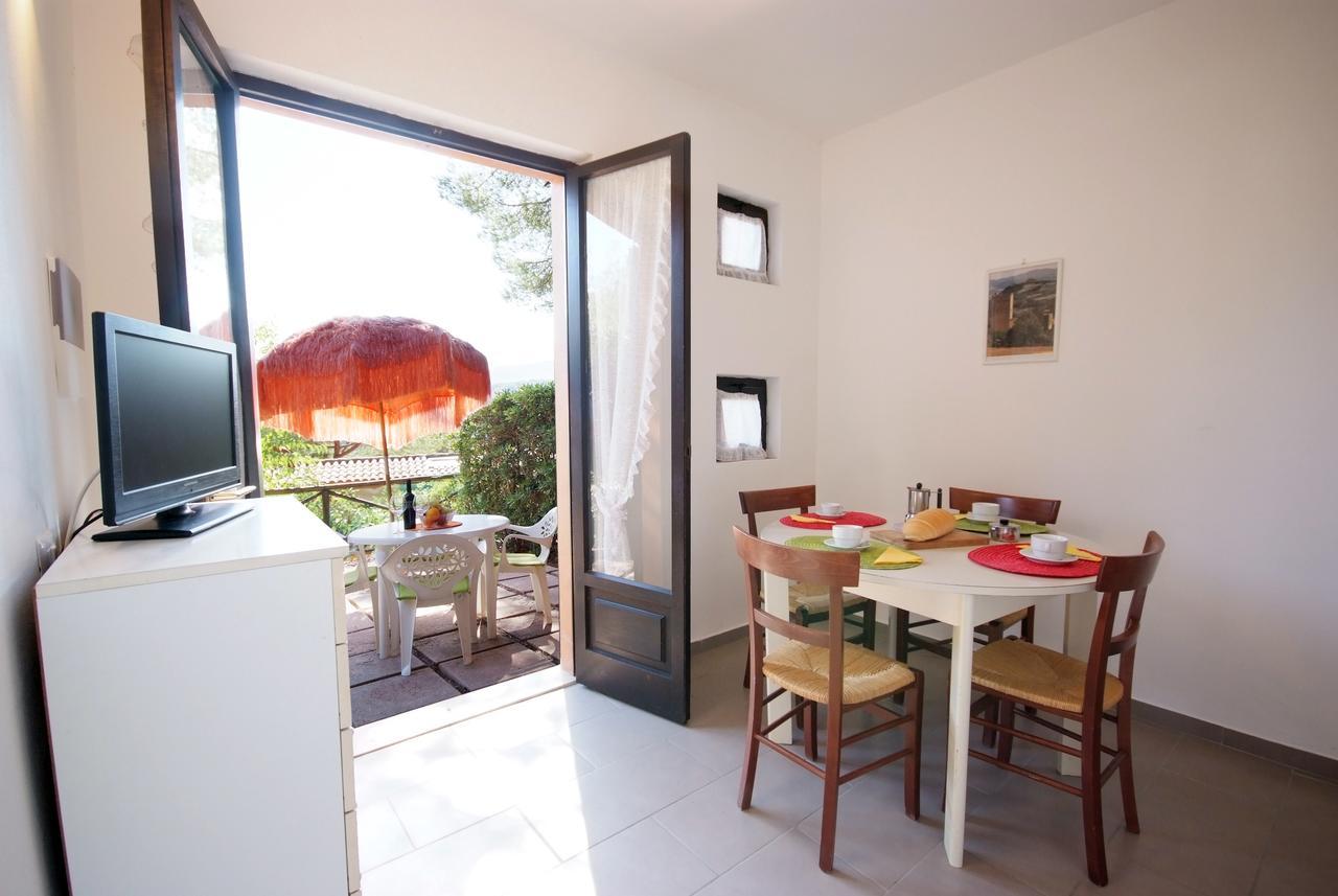 Residence Sud Est Porto Azzurro Extérieur photo