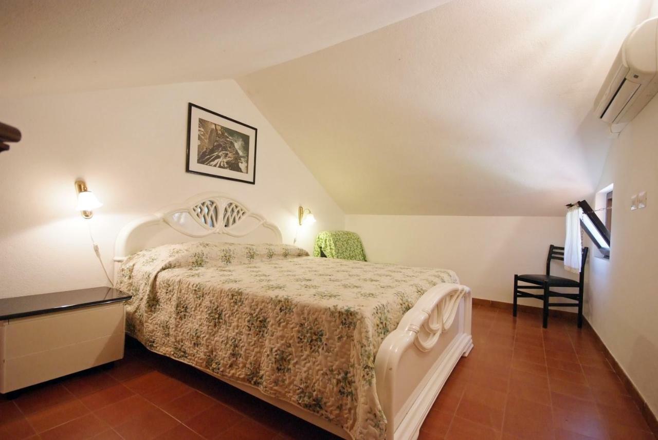 Residence Sud Est Porto Azzurro Extérieur photo